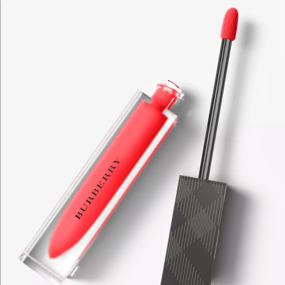 NWT [Burberry] Liquid Lip Velvet in Regiment Red